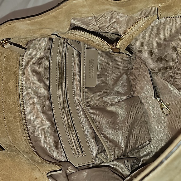 Suede Michael Kors hobo bag - Picture 3 of 8